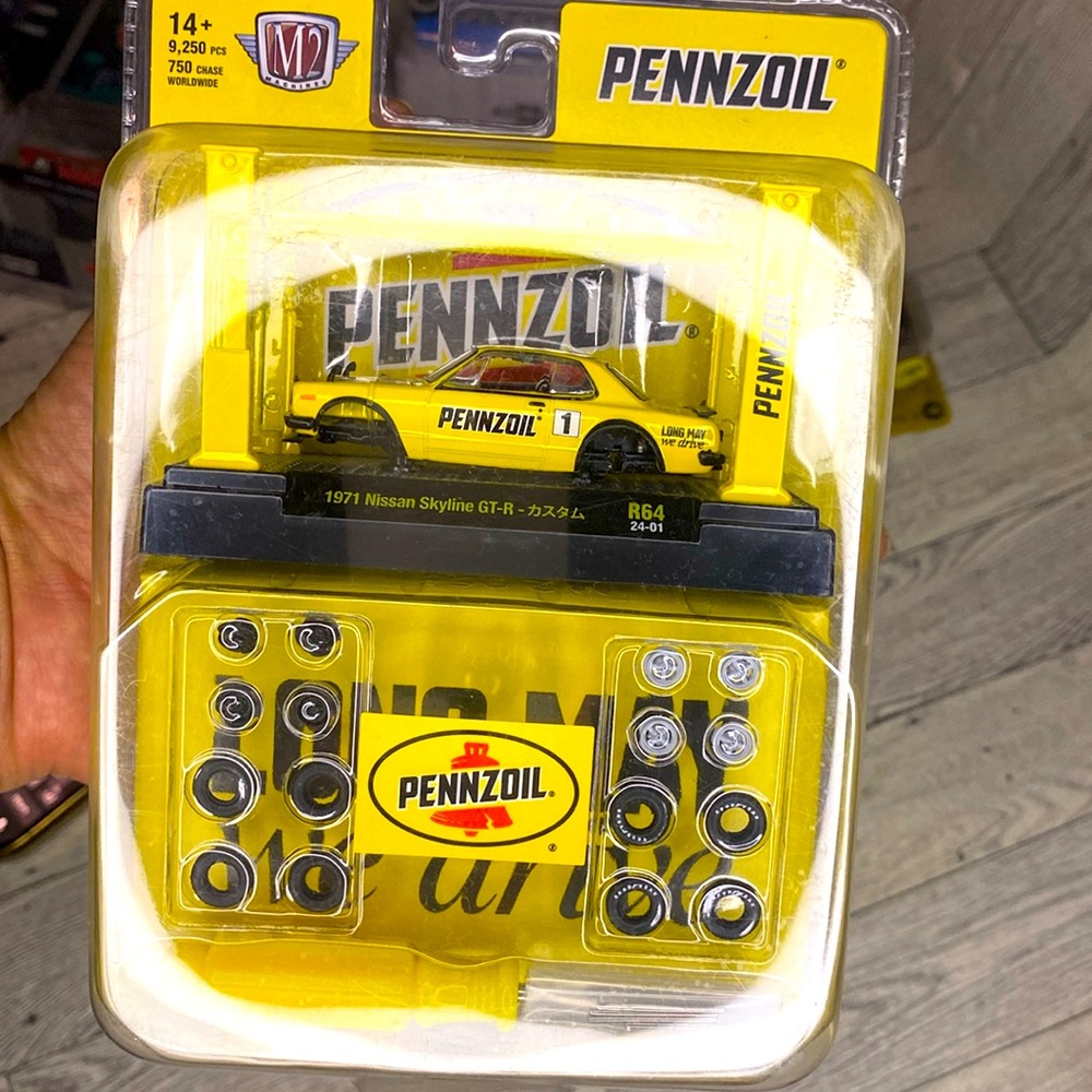 1/64th M2 Machines Model Kit R64 Pennzoil 1971 Nissan Skyline GT-R